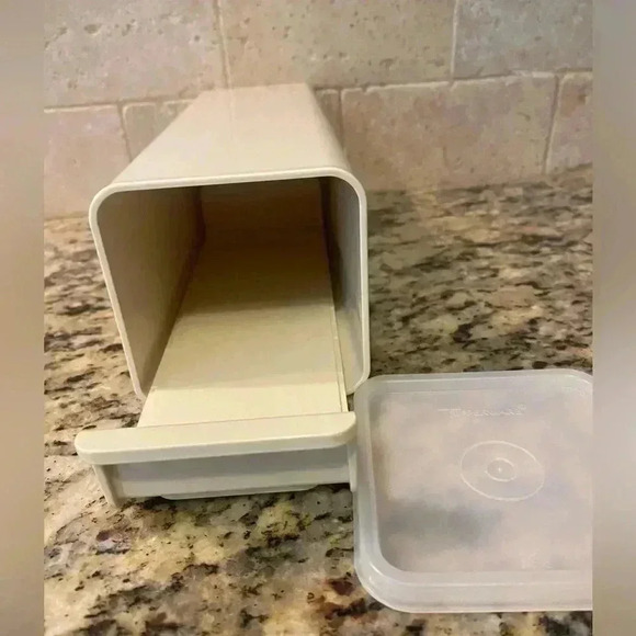 Vintage Tupperware Cheese Saver - Picture 3 of 5
